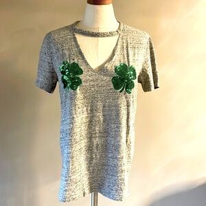 Victoria Secret PINK bling shamrock T Shirt 4 leaf clover sequins chocker V SM